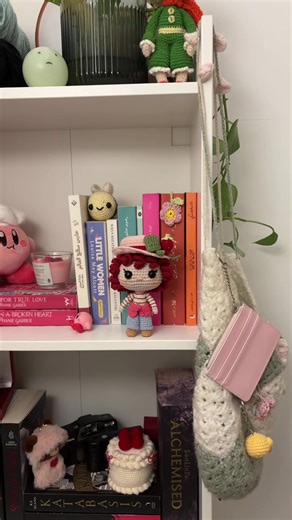 strawberry shortcake 🍓🍓💗 pattern by/ niegurumi on ig #crochet #strawberey #strawberryshortcake #fyp