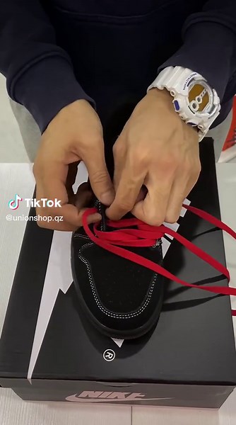 How to Lace Black Phantom Travis Scott Shoes: A Complete Tutorial