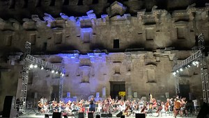 This is the full video of my rehearsal of ‘Una Furtiva Lagrima’ from the Aspendos amphitheatre! I previously shared a clip with you all, but as many of you asked, I felt it was particularly apt to share this now as I recover from this virus! Thank you so very much to all of you for the well wishes, it is appreciated more than you know! ❤️ With the Limak Filarmoni Orkestrası who played beautifully, perfectly conducted by the wonderful Turan Manafzade. (Please note this was filmed by my sister on 