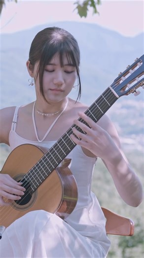 Classical Guitar Videos on Instagram: "Haruna Miyagawa plays Frédéric Chopin. @haruna_miyagawa #womanguitarist #classicalgtvideos #classicalmusic #宮川春菜 #fredericchopin #harunamiyagawa #noturne"