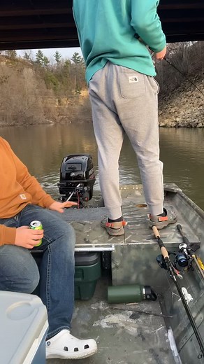 that dam sign😂🤣😐😐😐😐😐#fishing #notfunny #notgoodatthis #fypage #dam #crocs #morganwallen