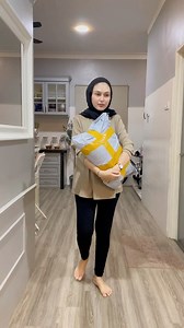 1M views · 7.5K reactions | SHOPEE CHECK ! Asal nak beli jug kaca tu ja tapi terrrrbeli yang lain sekali .. | Ohh. Mudahnya makeup - by kaknab | Facebook