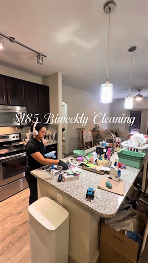 Happy Monday 🖤🫧 #cleantok #sanantonio #housecleaner #maintenance #home