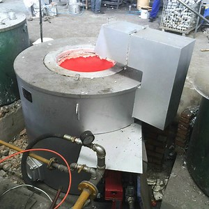 [Hot Item] 300kg Small Gas-Fired Crucible Aluminum Copper Melting Furnace