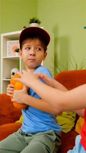 🤝 Learning to Share With a Smile and Oranges! #kids #story