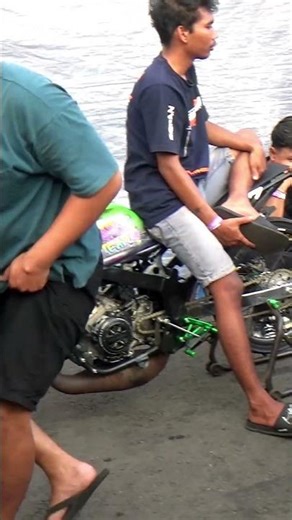 Gak Kuat Nahan Panas! Bos Kelelahan di Java Drag Carnival Purbalingga 😱