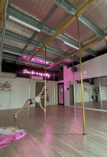 Weekend Training for Amputee Pole Dancers