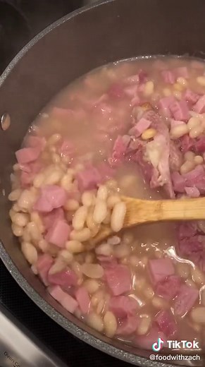 Delicious Navy & Great Northern Bean Soup Recipe with Spiral Ham