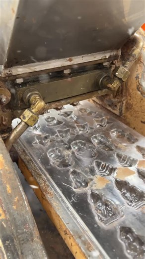 Proof that holiday magic is real 🎄🍫 Our Chocolate Christmas Flats are the ultimate grab-and-go win for parties, stockings, and last-minute “how did I forget?!” moments. • Available in milk, dark, orange, dark orange & white chocolate!✨ #chocolate #christmaschocolate #handmadechocolates #milkchocolates #orangechocolate #darkchocolate #platterschocolatefactory #wnyssweetestdestination | Platter's Chocolate Factory