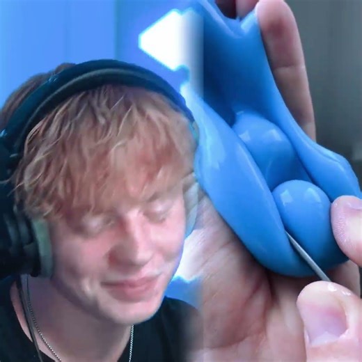 🤔Which one is Better? Xbox vs. PlayStation? #fortnuteclips #twitchstreamer #munson #fypシ