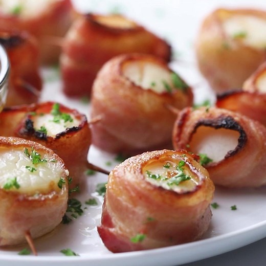 This bacon wrapped scallops recipe is made with only 4 ingredients and can be on the table in just 20 minutes. Plus, the lemon butter sauce makes it so delicious! Printable Recipe: https://www.wholesomeyum.com/bacon-wrapped-scallops/ | Wholesome Yum - Easy Healthy Recipes