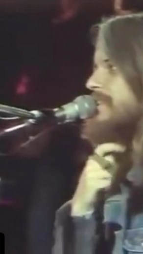 Remembering Leon Russell (and Little Richard!) on today, his birthday. #leonrussell #leonrussellrecords #songforyou #birthday #oklahoma #singersongwriter #pianoplayer #Repost burcarda with @use.repost ・・・ R.I.P. Little Richard😞🙏 Crystal Closet Queen Leon Russell live in Charlotte, North Caroline at the Sugar Bow (1972) . . . . . . . . . . . #littlerichard #riplittlerichard #riplittlerichard👑 #leonrussell #leonrussellandtheshelterpeople #leonrussellrecords #leonrusselltribute #queenofrockandro