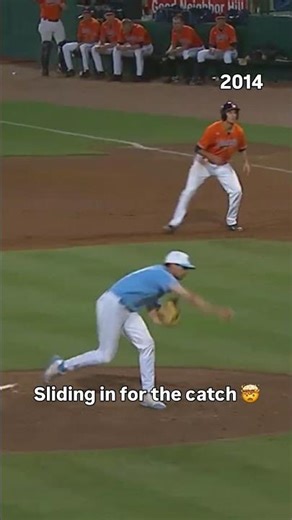 He caught that off a bunt 😳 #unc #accbaseball #collegebaseball