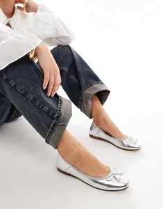 ASOS DESIGN - Lullaby - Basic ballerina's met strik in zilver | ASOS