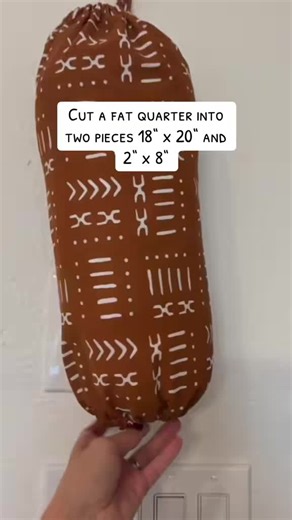 free Grocery bag holder sewing pattern is available on my website! #sewingtutorial #sewingforbeginners