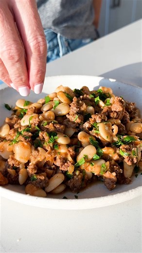 My favorite healthy twist on the classic Hamburger Helper dinner! 😉 ➜ (Recipe in comments) | Downshiftology