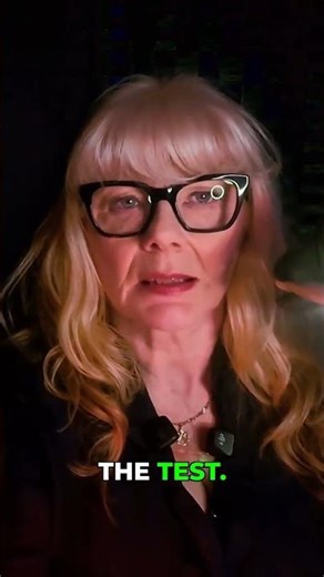 ❌ Don't Look at My Hands! (Peripheral Vision Test)