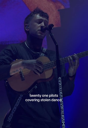 SOOOOO GOOOODDDDD #tylerjoseph #twentyonepilots #stolendance #tøp #joshdun