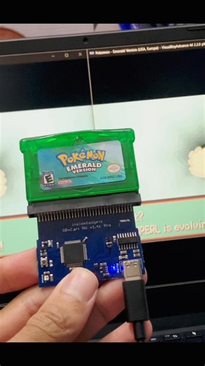 Can finally get those trade evolutions EonTicket by record mixing w/a kind stranger's savfile who went to the OG Nintendo event & acquired a legit Eon ticket. Thx @insideGadgets for making this. I can finish the Pokemon Emerald dex now. #pokemonemerald #southernisland #gameboymods #gameboyadvance #pokemongen3