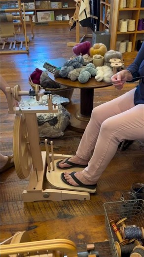 Beginning Spinning Class at the Shop 🧶 | Learning the Basics of Spinning
