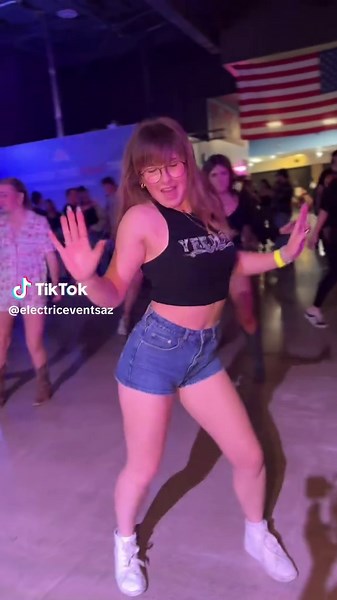 You look good to me #linedancersoftiktok #eeaz #linedance #linedancinginarizona #supasexxy