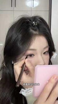 Unveil the Magic of This Cool-Tone Powder Makeup