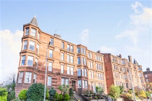 Huge flat for sale in Glasgow as sellers warn of 'unique living experience'