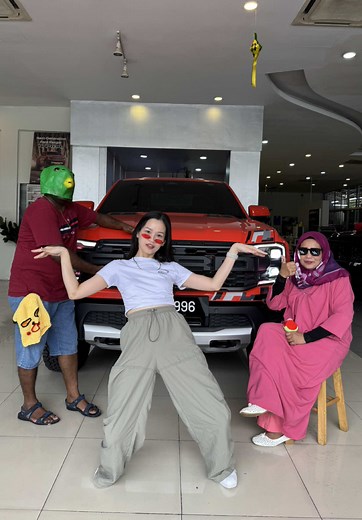 Dancing infront Raptor #FordAgnes #foryou #fyp #fyppppppppppppppppppppppp #大展宏图 #不弃舞团 #tiktokdance #viral #trending #challenge #dance