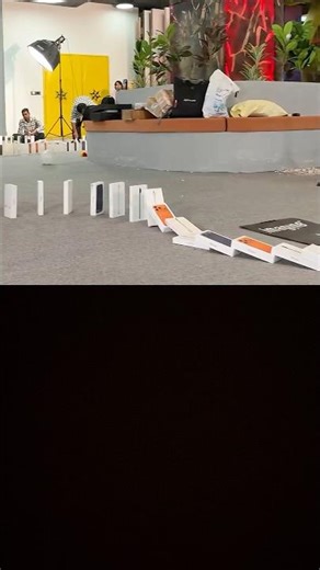 I Tried Advanced Domino Techniques on 300 iphone 17 pro maxHere's What Happened#smartphone#shorts