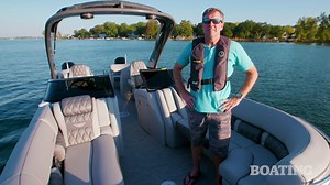With twin Merc 300s, a big, beautiful arch, and a styled sweptback perimeter with dual consoles, the Bennington 27Q Fastback is one head-turning pontoon. Watch more: https://www.boatingmag.com/boats/2024-bennington-27q-fastback-pbbg/ | Boating Magazine