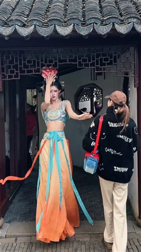 Chinese Fashion Tallest Model🧿# #publicwalk #tallgirl #tallmodel #2MeterGiantWoman #190cmMiss #휙봐