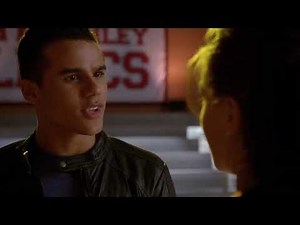 Glee - Full Performance of "Womanizer" // 4x2