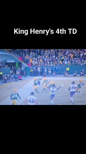 Derrick Henry runs in his 4th TD on a 26 yard carry as the Ravens run away with the game against the Packers 41-24. Derrick Henry's 7th 200 yard game the most in NFL history. #nfl #Ravens | Andrew Davis