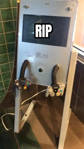 McDonald's GameCube Kiosk Has Been Broken for 20 Years 😭