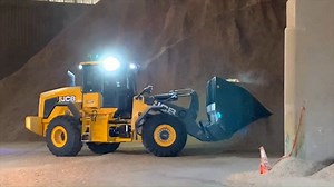 535 reactions · 84 shares | Watch this JCB 457 feed the hopper at this forestry processing plant 10 cubic yards at a time. This unit works 20+ hours a day to keep the plant running. No DPF, No Regeneration, No Down Time!!! #jcbmachines #wheelloader | JCB | Facebook