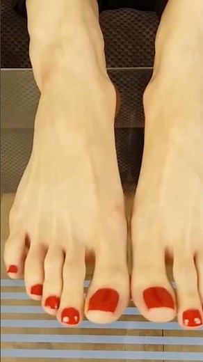 Grace's Beautiful Barefeet. #shorts #shortsvideo #shortsfeed #shortsviral #shortsfeet #girlsfeet