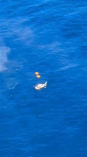 An Airbus H160 helicopter had to make an emergency landing in the sea off Cabo Frio. The incident mobilized the Brazilian Navy for a rescue operation using a H225M helicopter that ensured the safety of all occupants. The air taxi had to make an emergency landing at sea, around 1pm on Friday (02 January), about 74 km south of Cabo Frio , in the Lakes Region, in Rio de Janeiro. The helicopter was transporting technicians to another company vessel to install subsea infrastructure for Petrobras in t