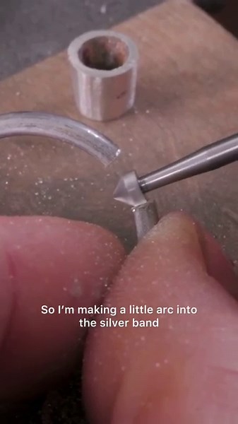 Tip for making at ring with collet setting