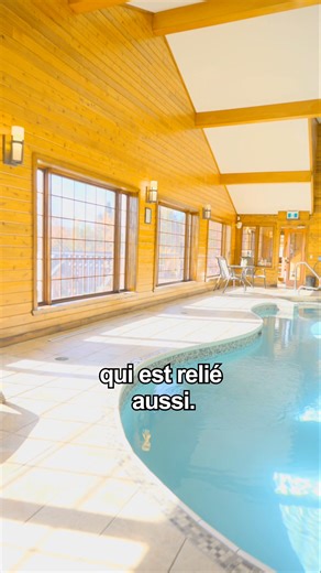 Prêt pour vos prochaines vacances ? Découvrez nos chalets intimes avec spa, piscine, et même un gym ! 🏊✨ Profitez du soleil, la pluie ou même de l’hiver ❄️ et réservez votre havre de paix. T’attends quoi pour réserver ? 🔥 | Chalets Lac à la Truite / Trout Lake Chalets