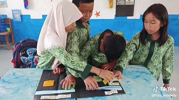 Membuat Lapbook Simpel untuk Kelas 4