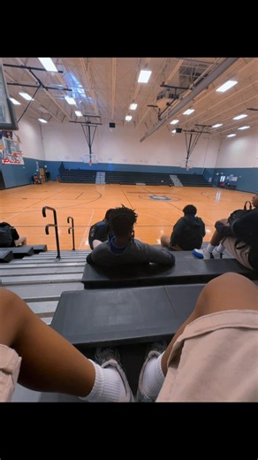 finnshii_cam (@finnshii_cam)’s videos with Chicago - Realbleeda