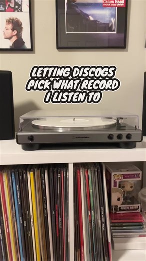 5SOS5 🤌🏻 what’s your favorite 5sos album? 👀 #fyp #5sos #5sos5 #5secondsofsummer #recordcollection @5 Seconds of Summer