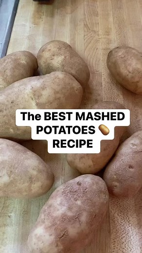 Perfect mashed potatoes for Thanksgiving dinner. #thanksgivingdinner #mashedpotatoes #gram | Tara Of All Trades