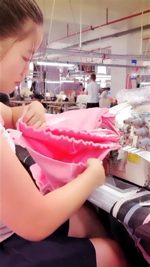 “Chinese Girl Overlock Sewing – Quick & Satisfying Sewing Short #Shorts”