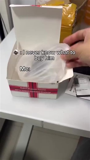 Ladies, the secret to keeping the guy happy is #hologram