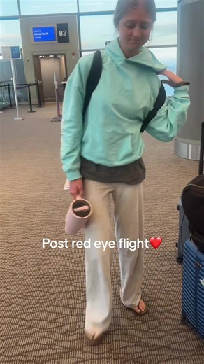 taylor (@taylor.shumway)’s video of red eye flight