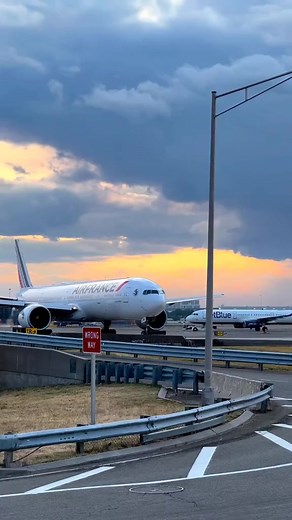 5.5K views · 38 reactions | air france #aircraft #france #airplane #plane #airports #travel #airbus #Boeing #jet #helicopter #military #flight #Qatar #Airways #Emirates | World Aircraft | Facebook
