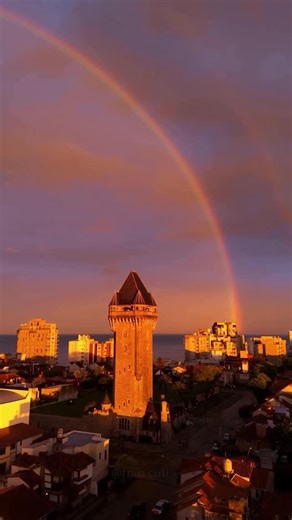 Gabriel Franco on Instagram: "📸 @fran.culi vía @mardelplataarg. Algo mágico sucedió en Mar del Plata. Ver hasta el final porque es increíble. . Fran dice : “Ufff el atardecer que nos regaló Mardel post tormenta.” . #mardelplata #arcoiris #argentina #viajes #naturaleza #mar #atlántico #oceano. . Tag #TripInArgentina"