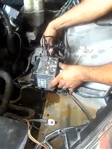 On réinstalle le boîtier de commande de l'injecteur#رسول_الله_صلى_الله_عليه_وسلم #على #واسط #وصفات #الله #Comment #PANNE #capteur #unfreezemyacount #بسم #ABS #qui On teste les électrovanes de l'injecteur avec un bouchon de purge ABS Ce moteur diesel a un problème de transmission Comment un capteur qui 'sent' cause un problème de transmission La première étape pour réparer n'importe quel problème mécanique On retire le carter de distribution pour trouver le problème On démonte le boîtier de comma