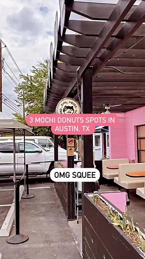 @bombakeshop @squeeclub @mochinut_atx . Where to find all the mochi donuts in austin tx? @squeeclub is famous after being on queer eye. They actually don’t fry their donuts, these are baked butter mochi. It’s very decadent and alittle chewy, they also rotate flavors. 100% gluten free @mochinut_atx is located in Hana world and is probably my top pick because I like the fluffiness and the chew. These are basically a slightly chewy donut and have a nice bounce. They do use some wheat flour but I’m 